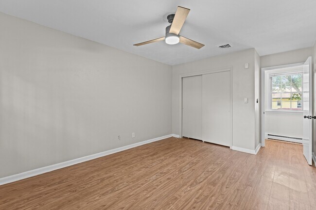 Building Photo - 3301 Marne Ave