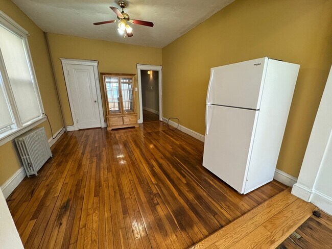 Building Photo - 43 Cheney St