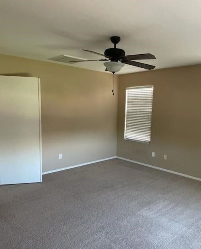 Building Photo - 15463 W Poinsettia Dr