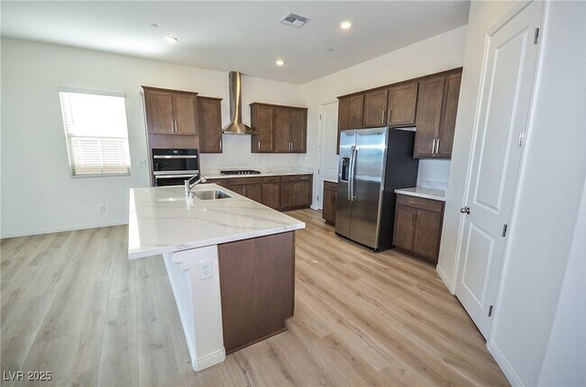 Building Photo - 552 Parkwind Ln