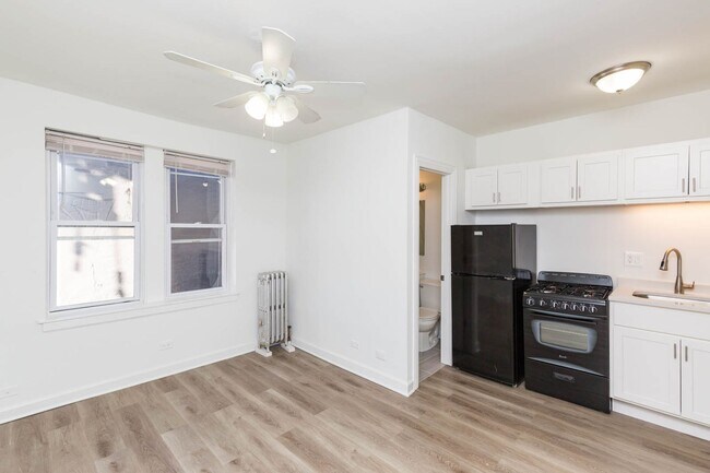 Interior Photo - The Winthrop Place