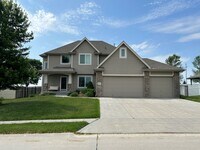 Building Photo - Home For Rent Papillion