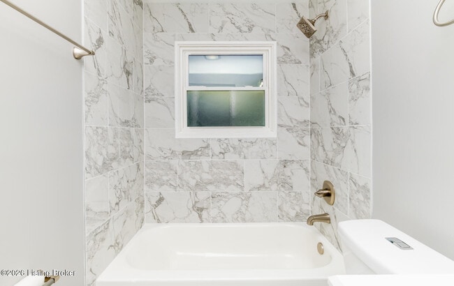 Building Photo - 204 W Warfield St