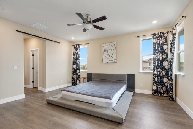 Building Photo - 10068 Carinata Dr