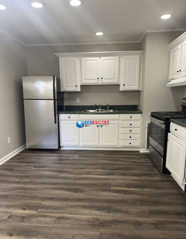 Building Photo - Renovated 4-sided brick ranch in Tucker