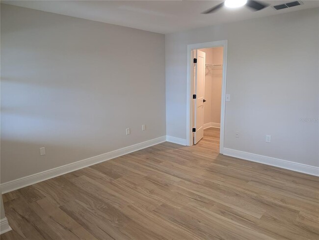 Building Photo - 3850 Mariners Walk