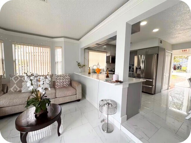Building Photo - 574 Orchid Dr