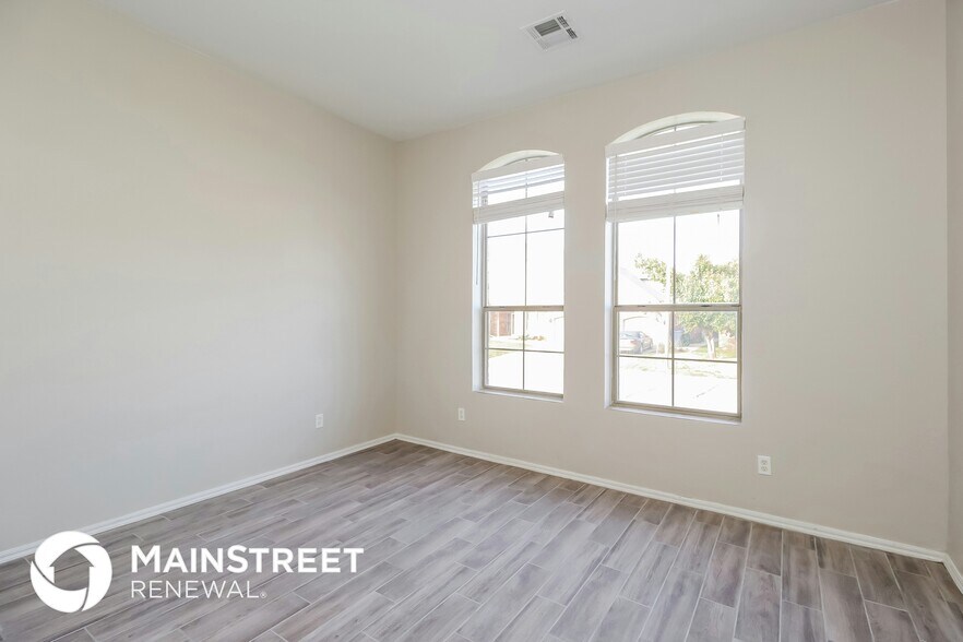 Building Photo - 8820 NW 120th St