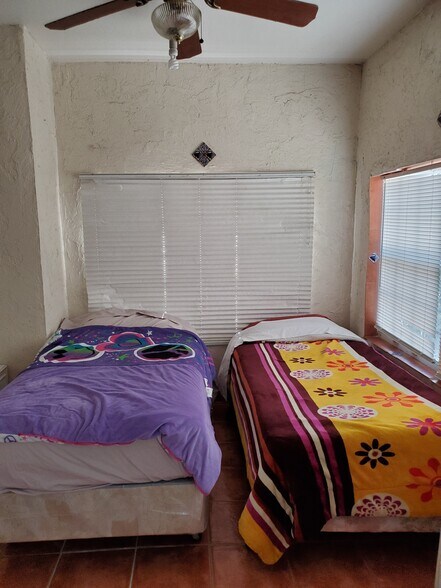 Building Photo - 611 El Prado