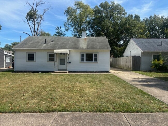 Primary Photo - Check out this 3 Bedroom Ranch in Homewood...