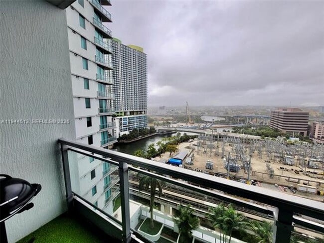 Building Photo - 92 SW 3rd St