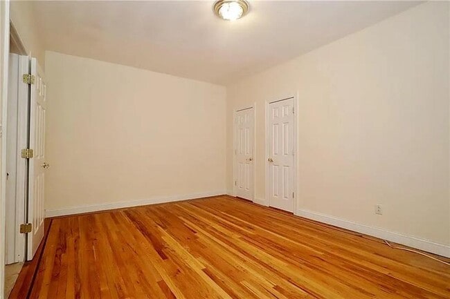 Building Photo - 1289 E 19th St