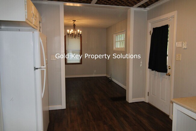 Building Photo - 4 Bedroom House Close to Ball State University. (NO SECTION 8)