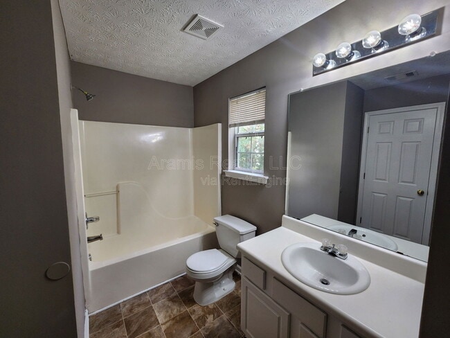 Building Photo - 4519 Swan Trce