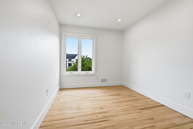 Building Photo - 108 Neptune Ave