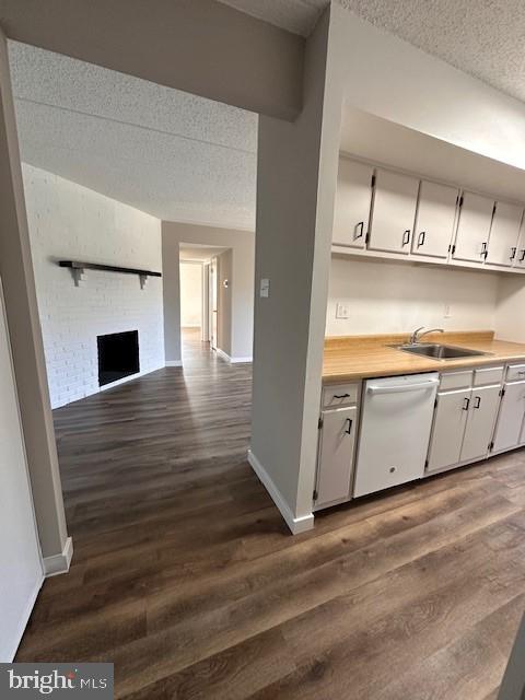 Building Photo - 1402 Valley Dr