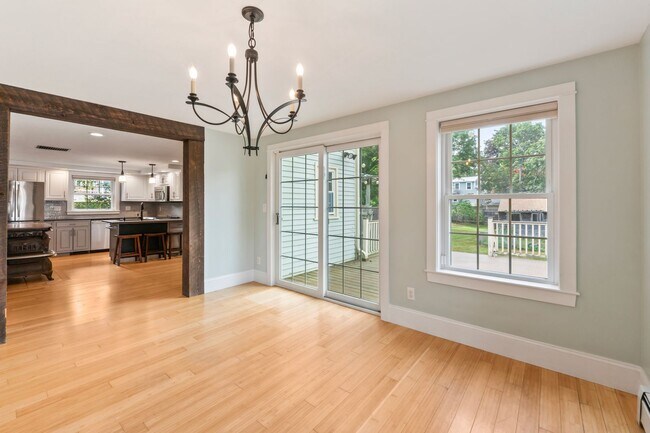 Building Photo - New England Style Farm House for RENT in P...