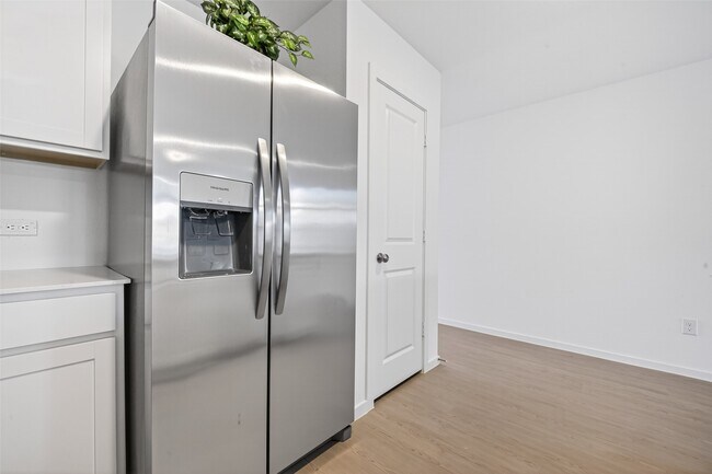 Building Photo - 26807 Rosy Shimmer Ln