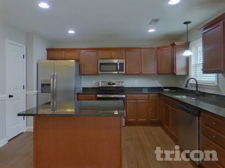 Building Photo - 613 Slippery Moss Dr