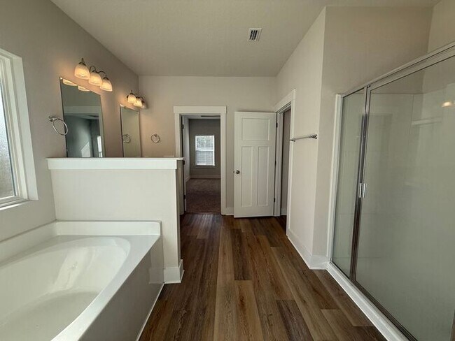 Building Photo - Pensacola - Kaheeley Ridge - 4 bedroom, 3 bathroom - lawn care included