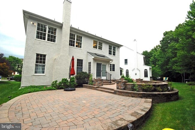 Building Photo - 43 Lockwood Dr