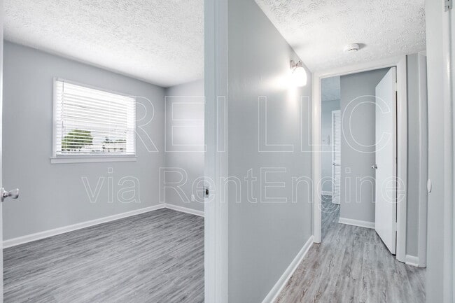 Building Photo - 4508 E Indian Trail