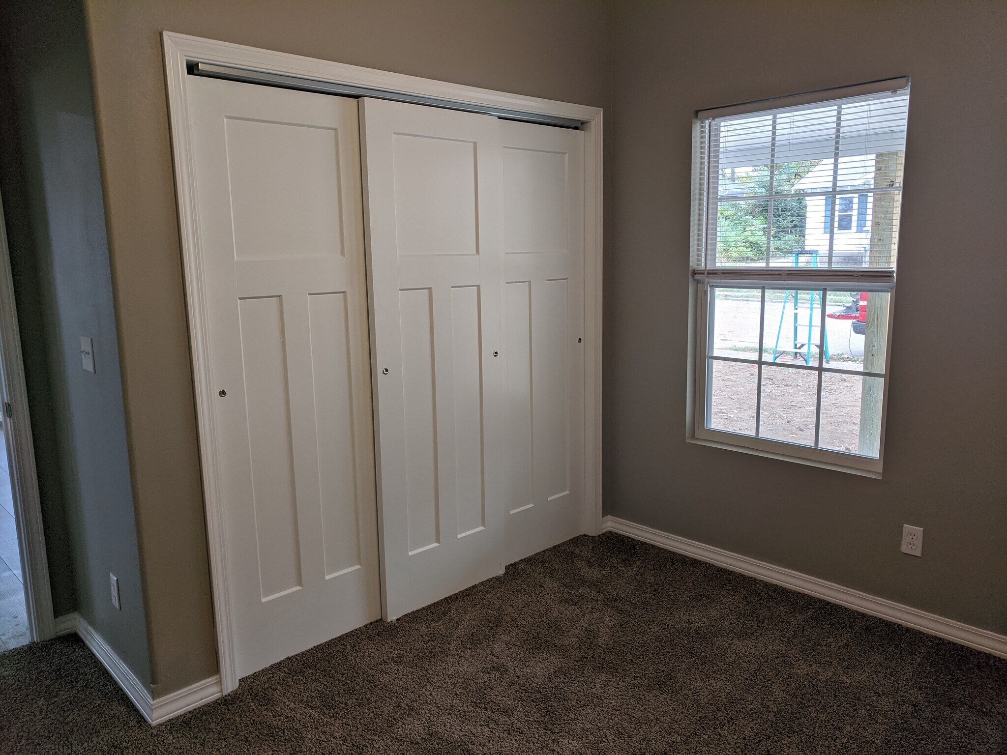 Building Photo - 415 S Fort Ave