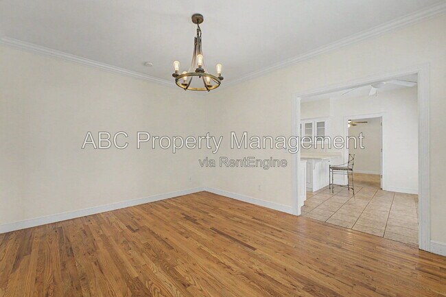 Building Photo - 1525 W Deane St