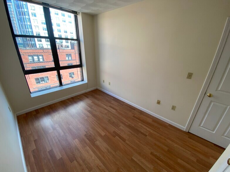 Building Photo - 68 Essex St