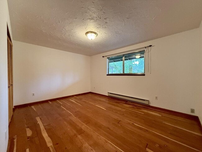 Building Photo - 9042 Monument Dr