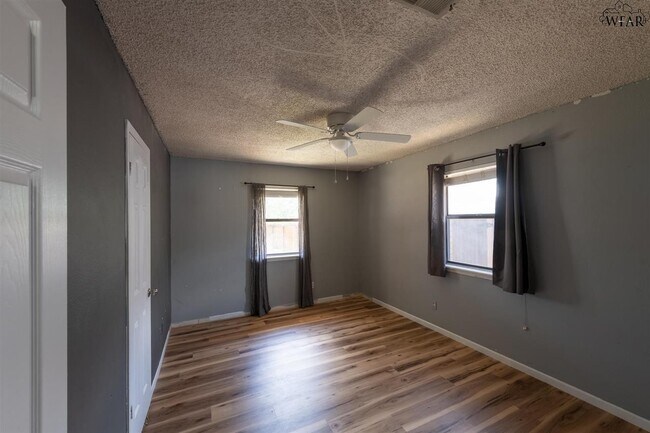 Building Photo - 4661 Briarwood Dr