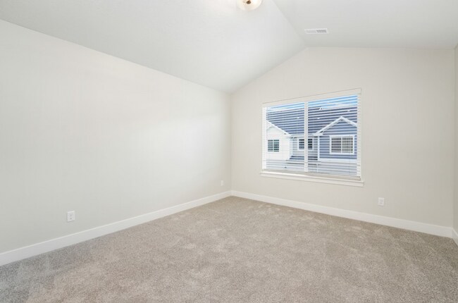Building Photo - Pet-Friendly End-Unit Townhome in Lehi.
