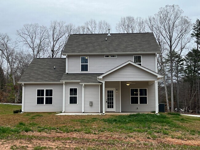 Building Photo - Breathtaking 4 Bedroom, 2 1/2 Bathroom House in Winston Salem, NC!