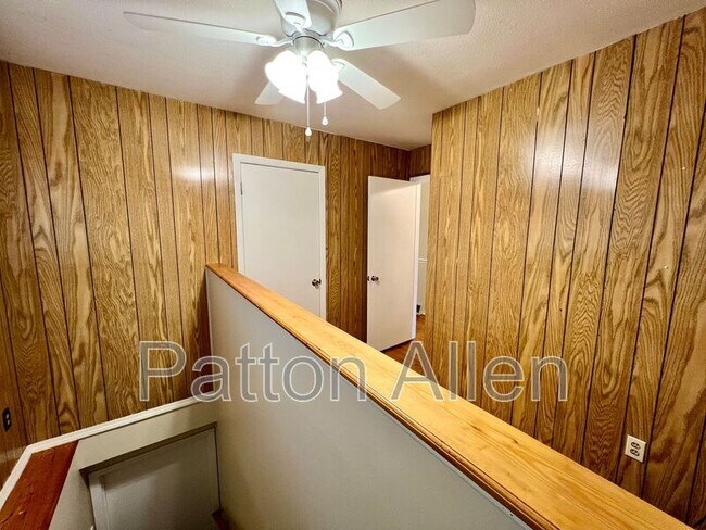 Building Photo - 14 Friendly Hollow