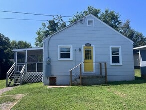 Building Photo - 205 Douglas Ave