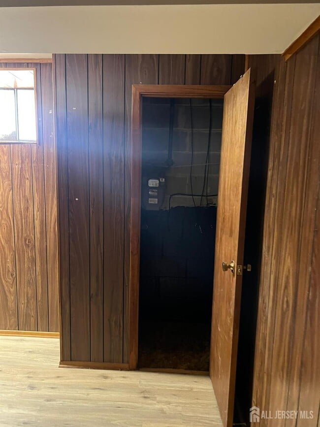 Building Photo - 304 Merrywood Dr