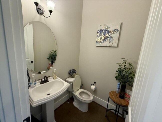 Building Photo - 1316 Spicer Ln