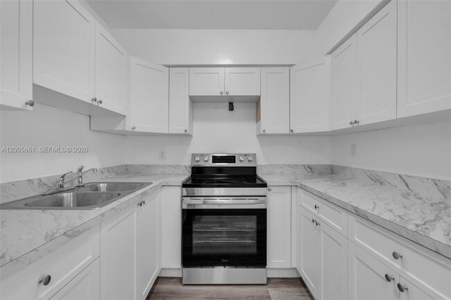 Building Photo - 265 NE 55th Terrace
