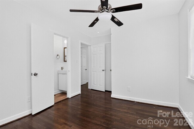 Building Photo - 4914 Unaka Ave
