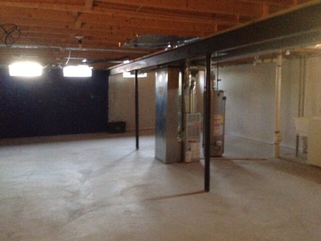 Building Photo - 16024 Hauss Ave