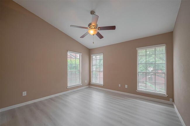 Building Photo - 2211 S Kirkwood Rd