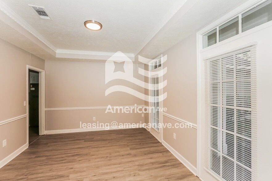 Building Photo - 111 Formosa Dr