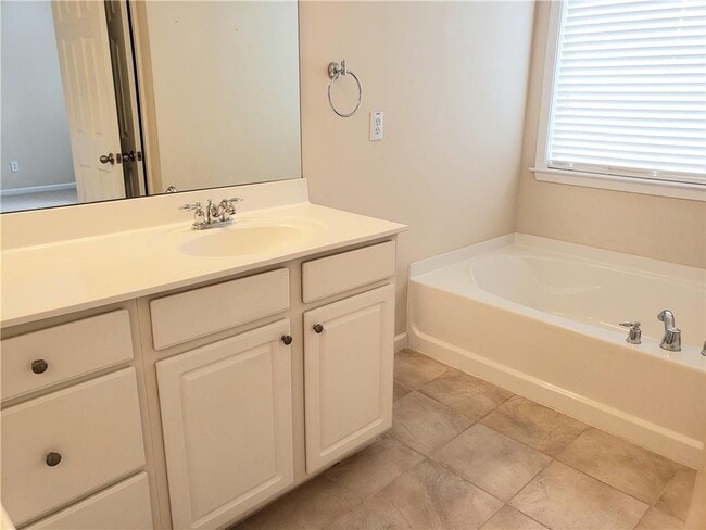Building Photo - 5201 Wellsley Bend
