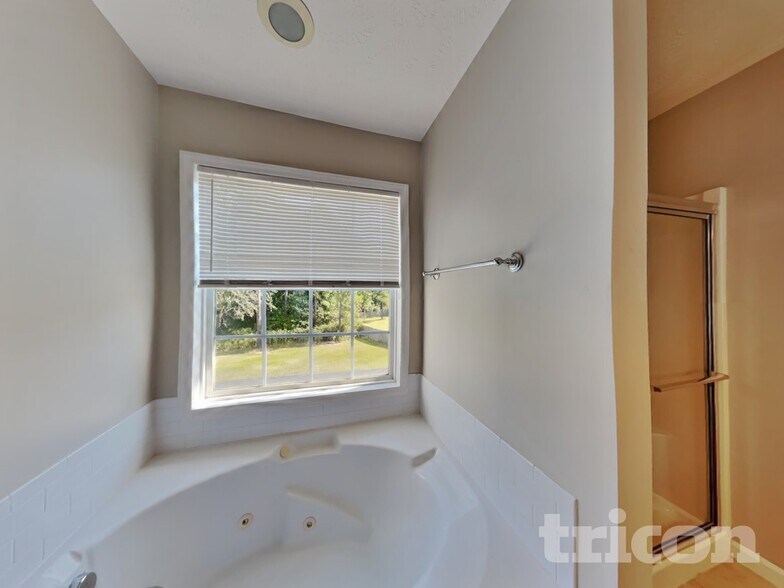 Building Photo - 200 Lattimore Rd