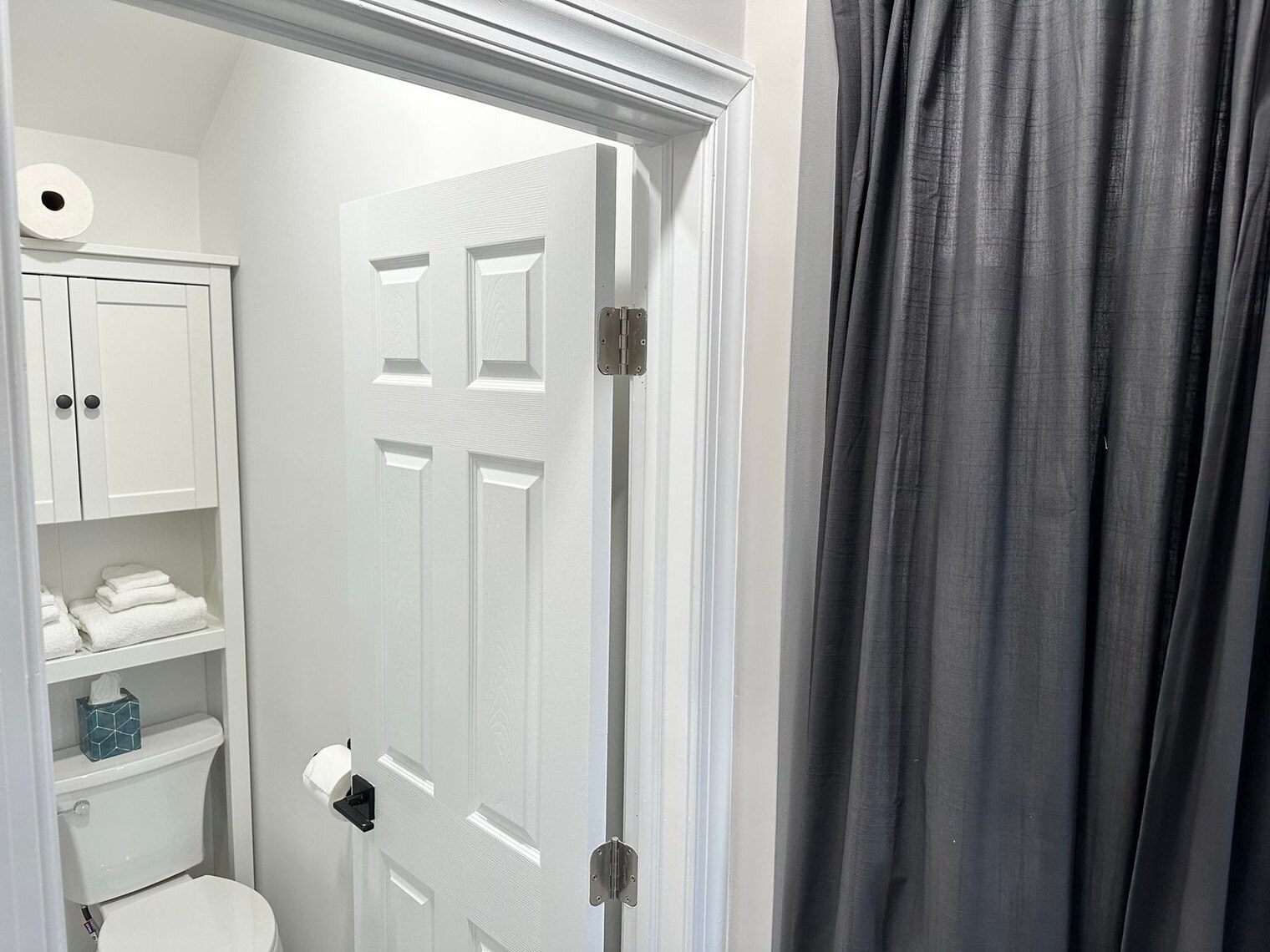 Building Photo - 717 Lancaster Ave