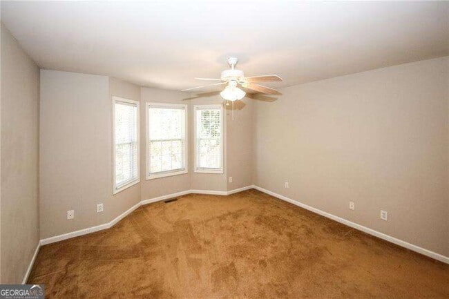 Building Photo - 121 Stoneforest Dr