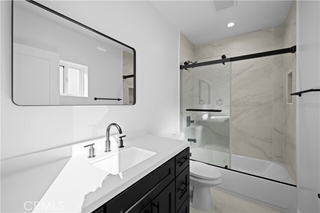 Building Photo - 1342 N Kingsley Dr