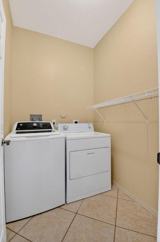 Building Photo - 8451 Siciliano St