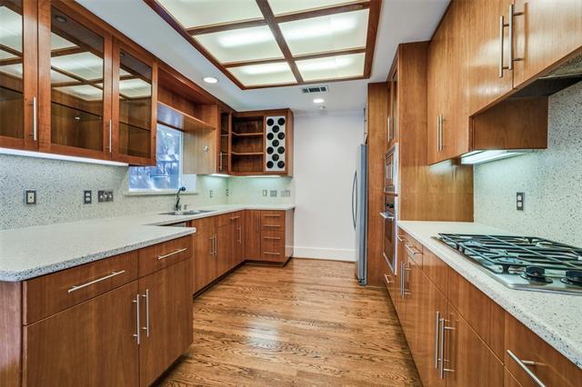 Building Photo - 6930 Kenwood Ave