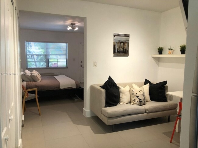 Building Photo - 911 Meridian Ave